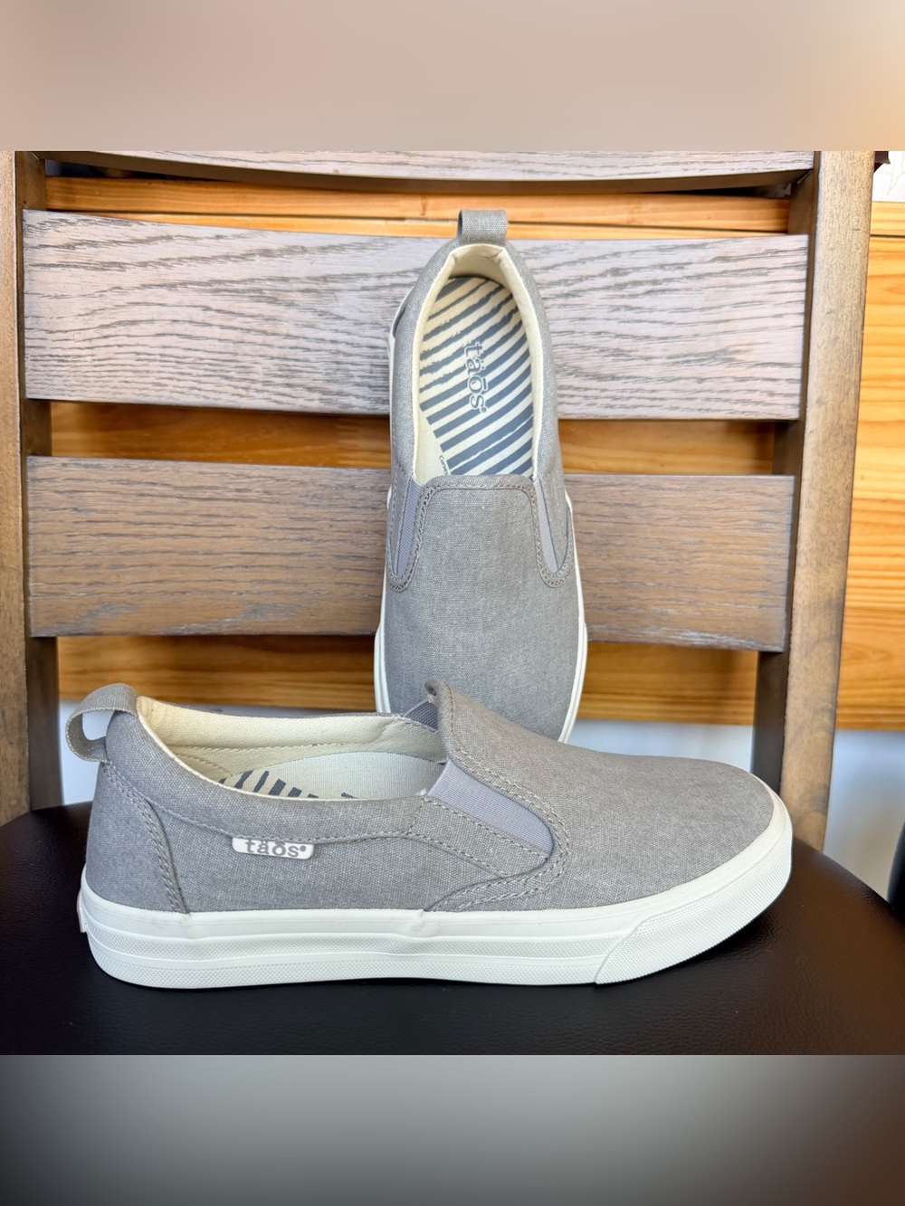 Taos Footwear Rubber Soul women's sneakers in grey washed canvas sz 8